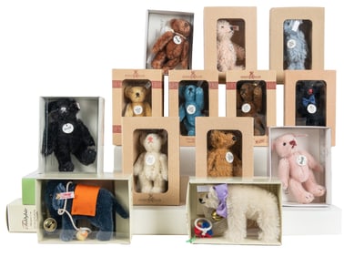Steiff Club Gift Bear Collection (17). Seventeen animals. I...
