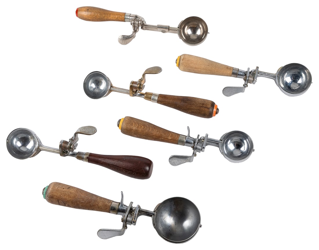 Group of Six Benedict “Indestructo” Ice Cream Scoops. Syrac...: Group of Six Benedict “Indestructo” Ice Cream Scoops. Syracuse, NY. Including No. 6, size 24, metal with Bakelite handle, 1928 (length 9 ¼”); size 12, metal with wooden handle a
