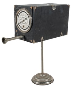 DeMoulin’s Lung Tester Device. Greenville, IL: DeMoulin Bro...