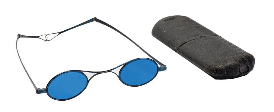 Tinted Gamblers Cheating Glasses and Case. Ca. 1890.: Tinted Gamblers Cheating Glasses and Case. Ca. 1890. See Old West/Time Life Series The Gamblers, page 120. Very good.