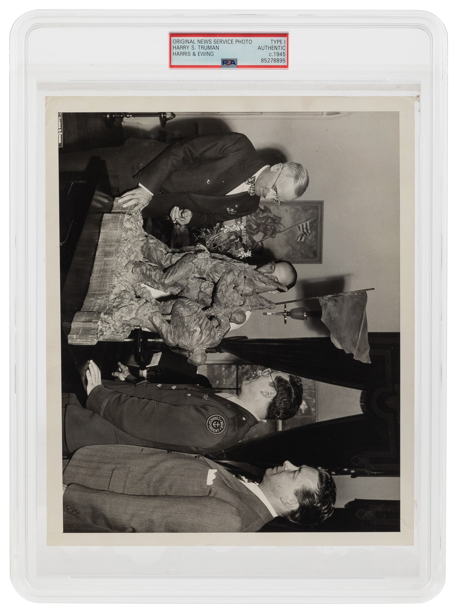 Harry S. Truman Harris & Ewing news service photo of Iwo Jima sculpture (PSA Type I). (1 of 1)