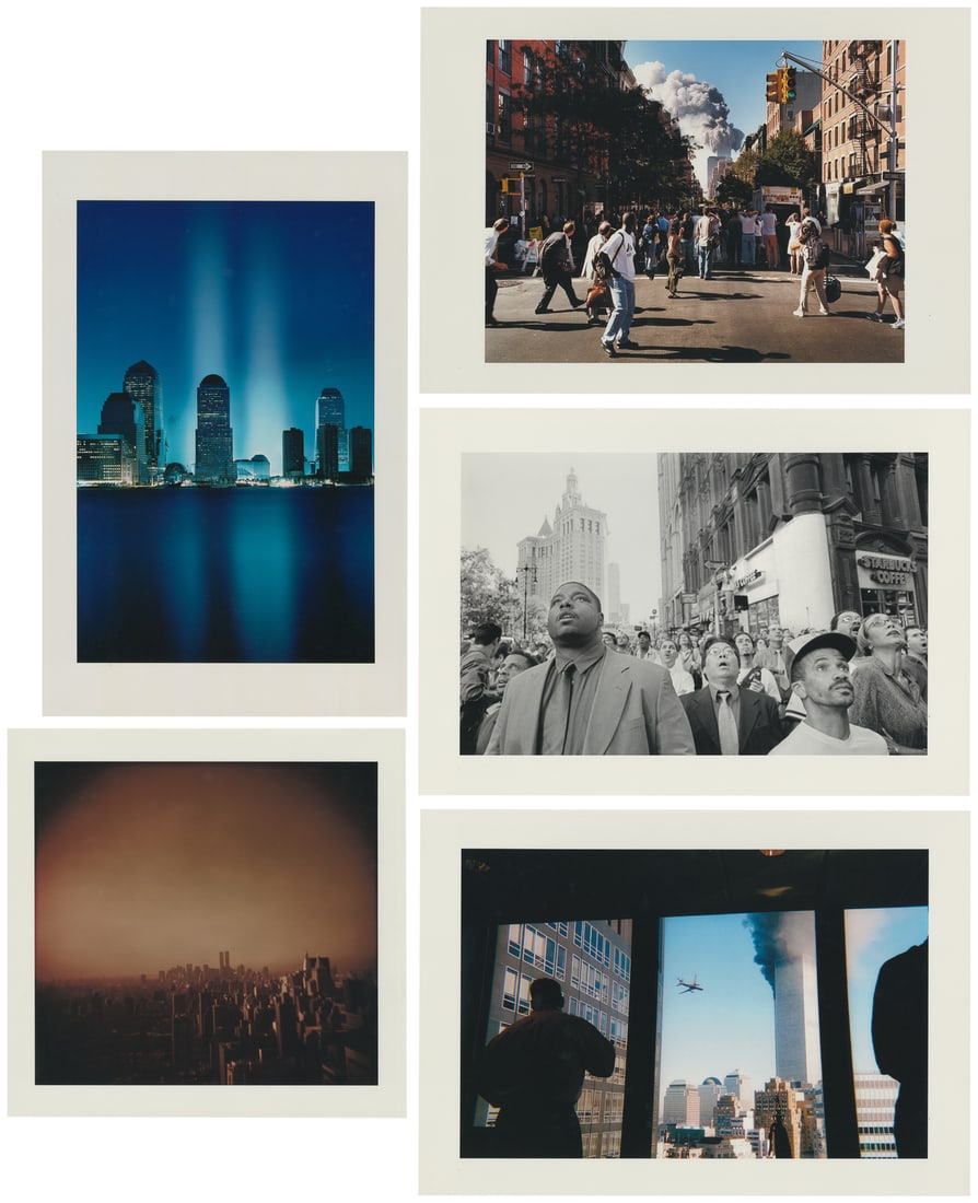 [9/11]. Here is New York: A Democracy of Photographs. (1 of 13)