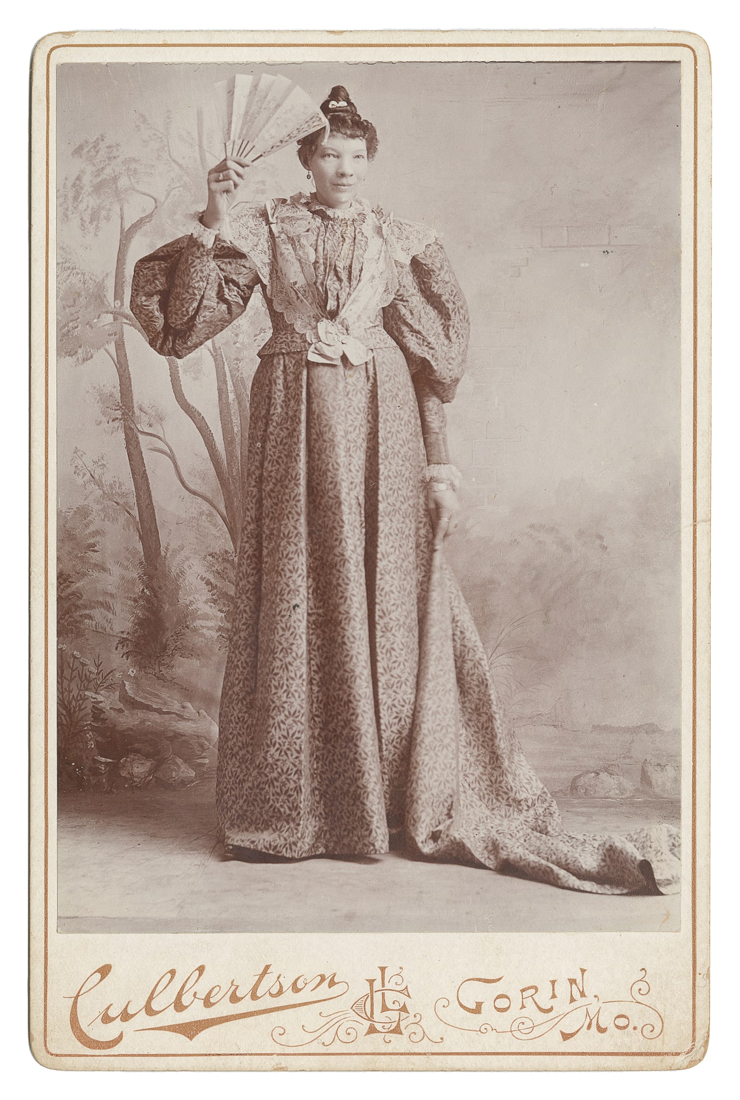 EWING, Ella (1872 - 1913). Cabinet photo of Ella Ewing, giant woman. (1 of 1)