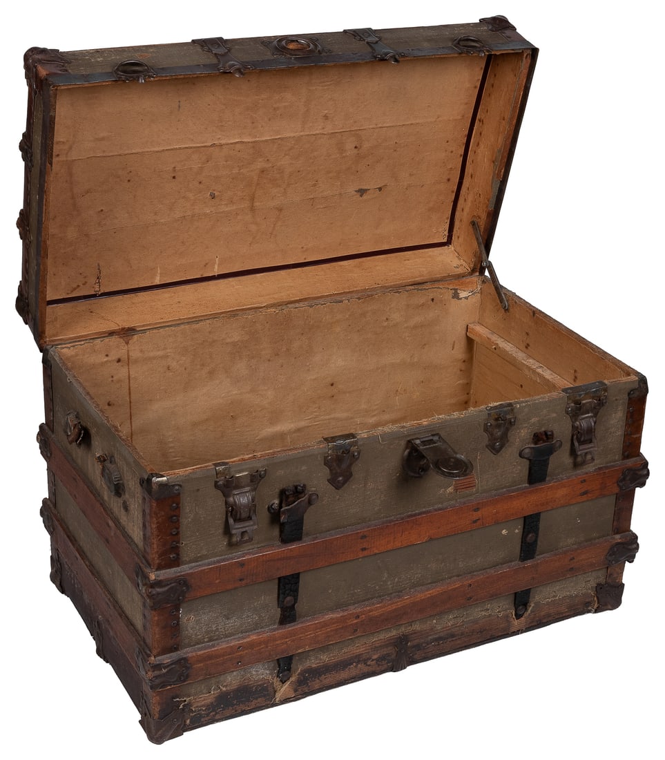 Antique trunk. - 2