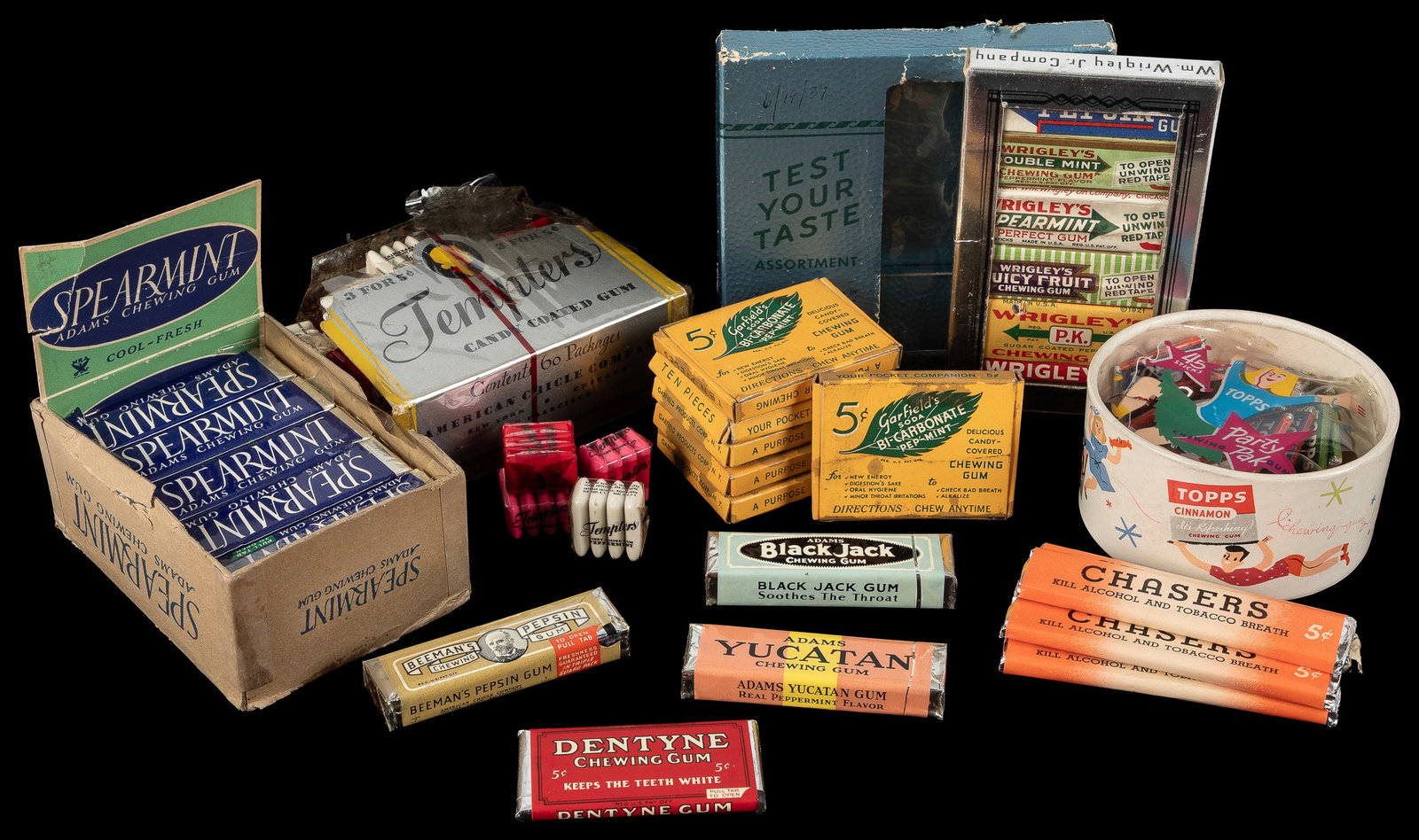 Group of chewing gum with packaging. (1 of 1)