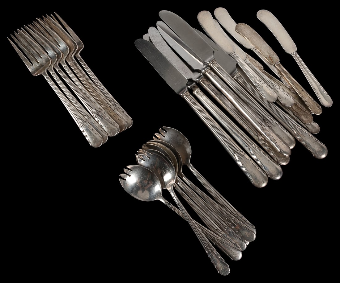 Bert Kalmar sterling silver dinnerware set. - 3