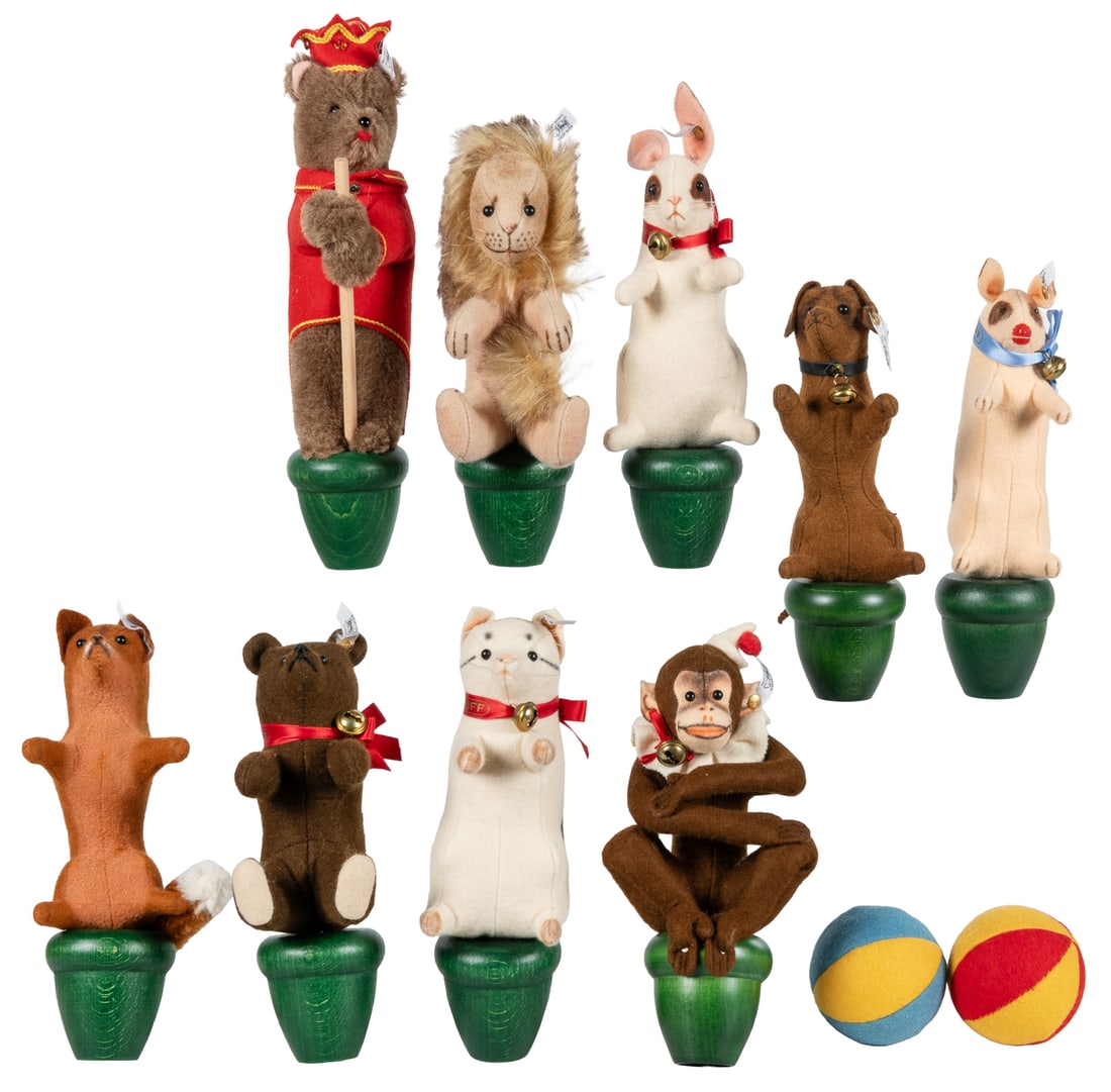 Steiff Skittle Set 1897 Replica Limited Edition.: Steiff Skittle Set 1897 Replica Limited Edition. 2005. EAN 411502. From a set of 1,000 (pieces do not have matching numbers). Includes all nine figures and two felt-covered balls.Each figure approx.