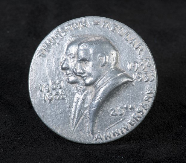 Kellar and Thurston Commemorative Medallion: Kellar, Harry and Howard Thurston. Kellar and Thurston Commemorative Medallion. Baltimore, Society of Osiris, Inc., 1933. Being a plaster medallion cast to commemorate the 25th anniversary of Kellar��