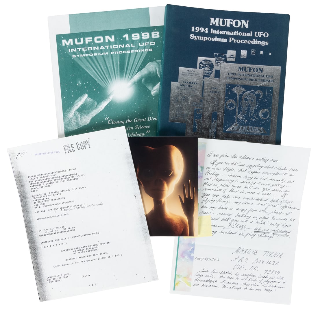 MUFON: Mutual UFO Network, INC. Large lot of file folders containing sightings, drawings, (1 of 2)