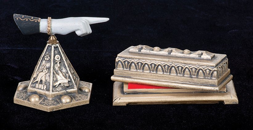 107. The Hand of Cleopatra. Ken Brooke, ca. 1970.: 107. The Hand of Cleopatra. London, Ken Brooke’s Studio, ca. 1970. A spectator thinks of one of six cards or objects. These are placed at six points around a small pyramid. A hand balanced on the po