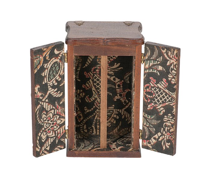 150. Parisian Cabinet. H. Marshall & Co., ca. 1935.: 150. Parisian Cabinet. Akron Ohio, H. Marshall & Co., ca. 1935. A small cabinet is shown empty, then a large production of handkerchiefs is made from inside. Gimmick made of polished metal and folds f