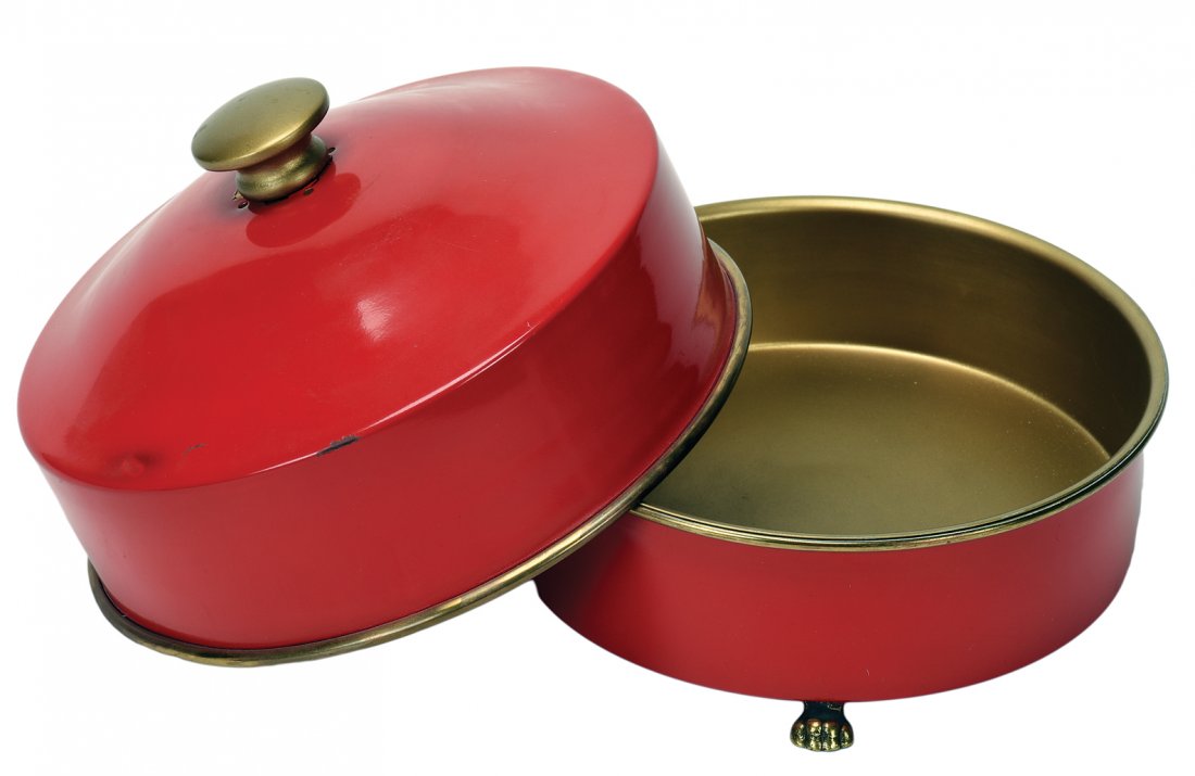 Dove Pan. New Haven, Petrie & Lewis (P&L), ca. 1950.: Dove Pan. New Haven, Petrie & Lewis (P&L), ca. 1950. Empty pan magically fills with live birds or other objects after the lid is clamped on and then removed. Claw feet. Uncommon paint scheme appears o