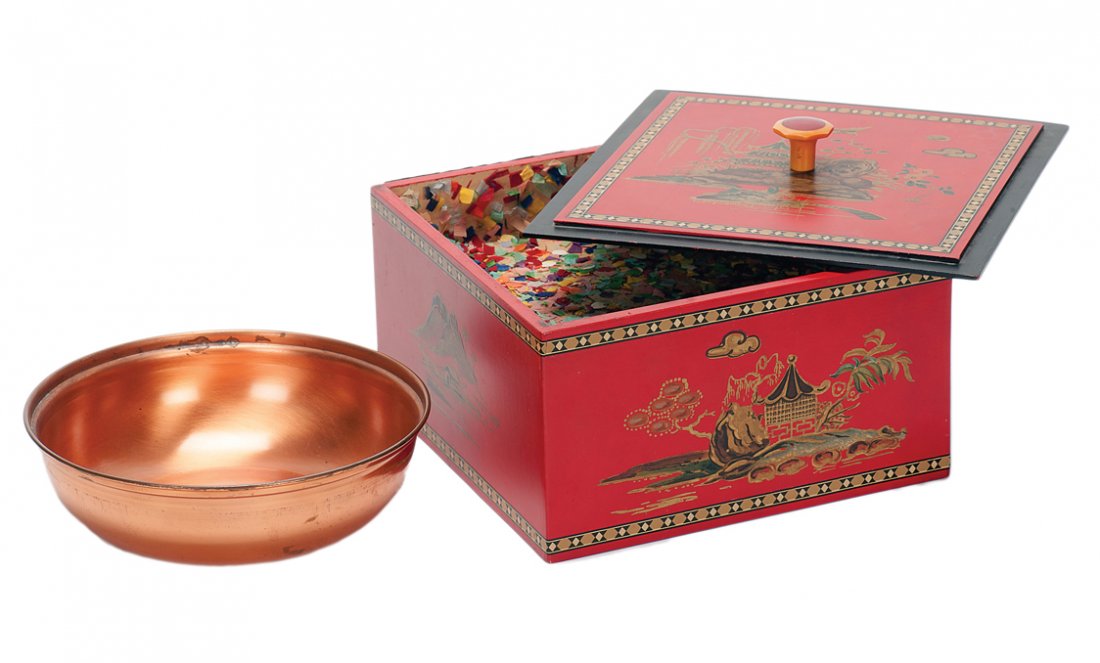 Gobi Bowl. Chicago, Theo Bamberg (Joe Berg), ca. 1947.: Gobi Bowl. Chicago, Theo Bamberg (Joe Berg), ca. 1947. Exquisitely decorated wooden box and lid which allows the performer to exchange the contents of a confetti-filled copper bowl for a bowl full of 