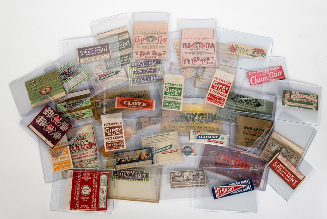 582. Thirty Nine Miscellaneous Gum Wrappers and Sticks.: 582. Thirty Nine Miscellaneous Gum Wrappers and Sticks. All in plastic sleeves and very good to near mint condition. No duplication.