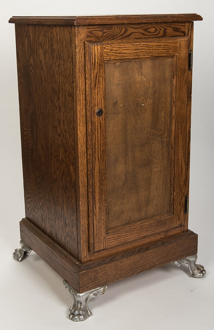 711. Contemporary Oak Slot Machine Stand. Door in front (1 of 1)
