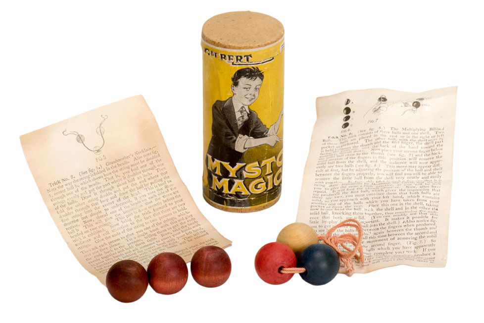 Mysto Magic Parcel Post Magic Set. New Haven, A.C.: Mysto Magic Parcel Post Magic Set. New Haven, A.C. Gilbert Co., ca. 1917. Magic set composed of Multiplying Billiard Balls and Grandmother’s Necklace. With instructions and original mailing tube 4 �