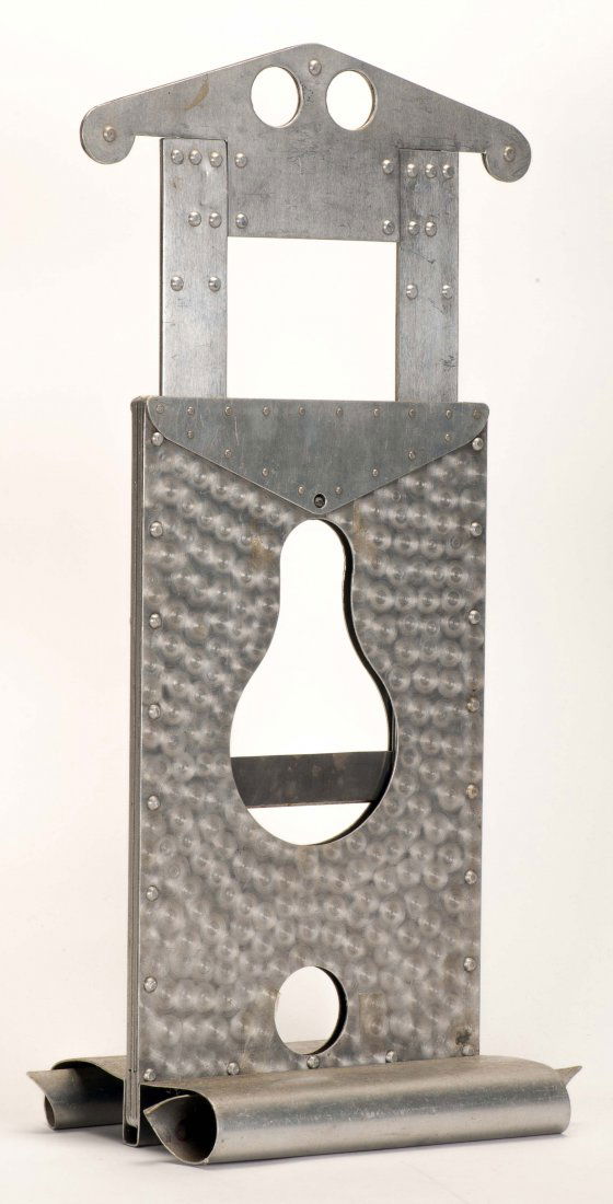 Wrist Guillotine. California: Wallace Magic Co., ca. (1 of 1)