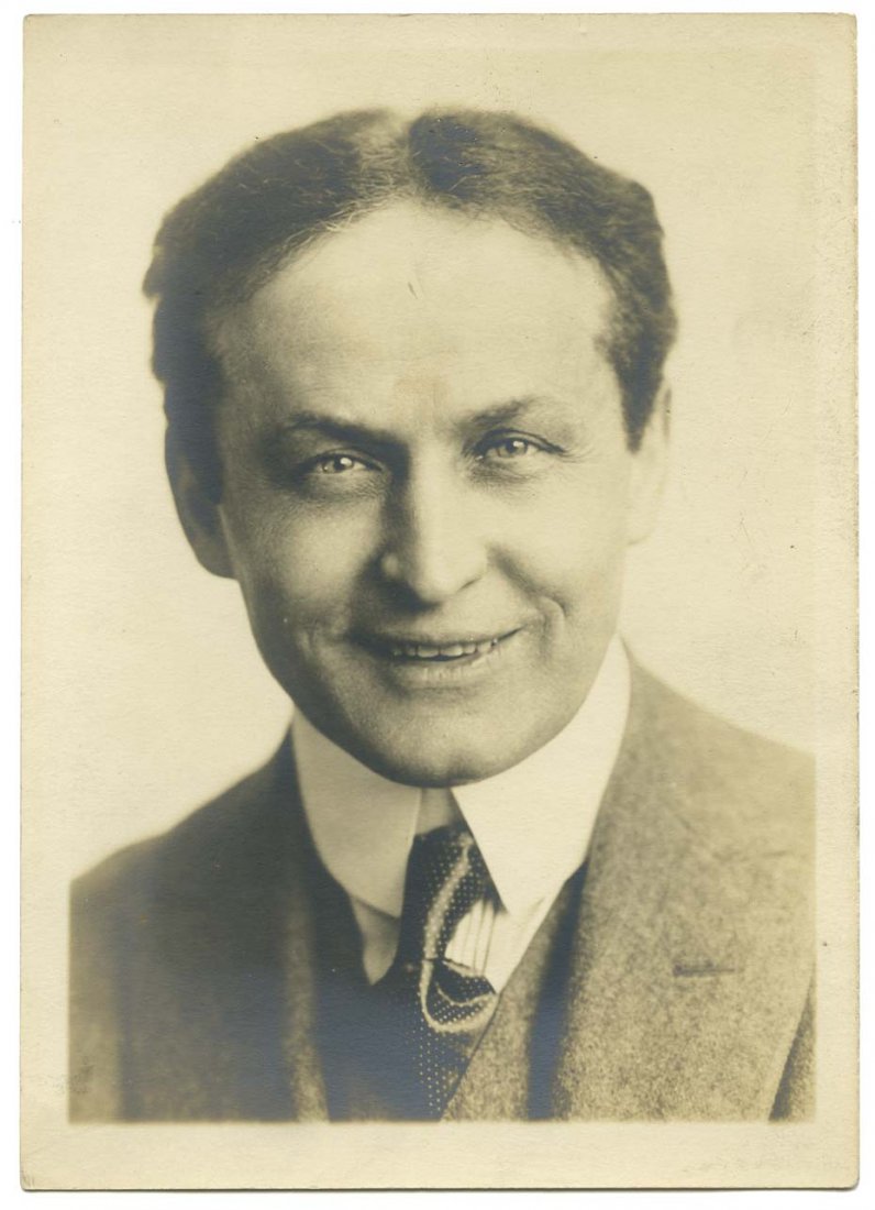 Houdini, Harry. Bust Portrait of a Smiling Houdini. (1 of 1)