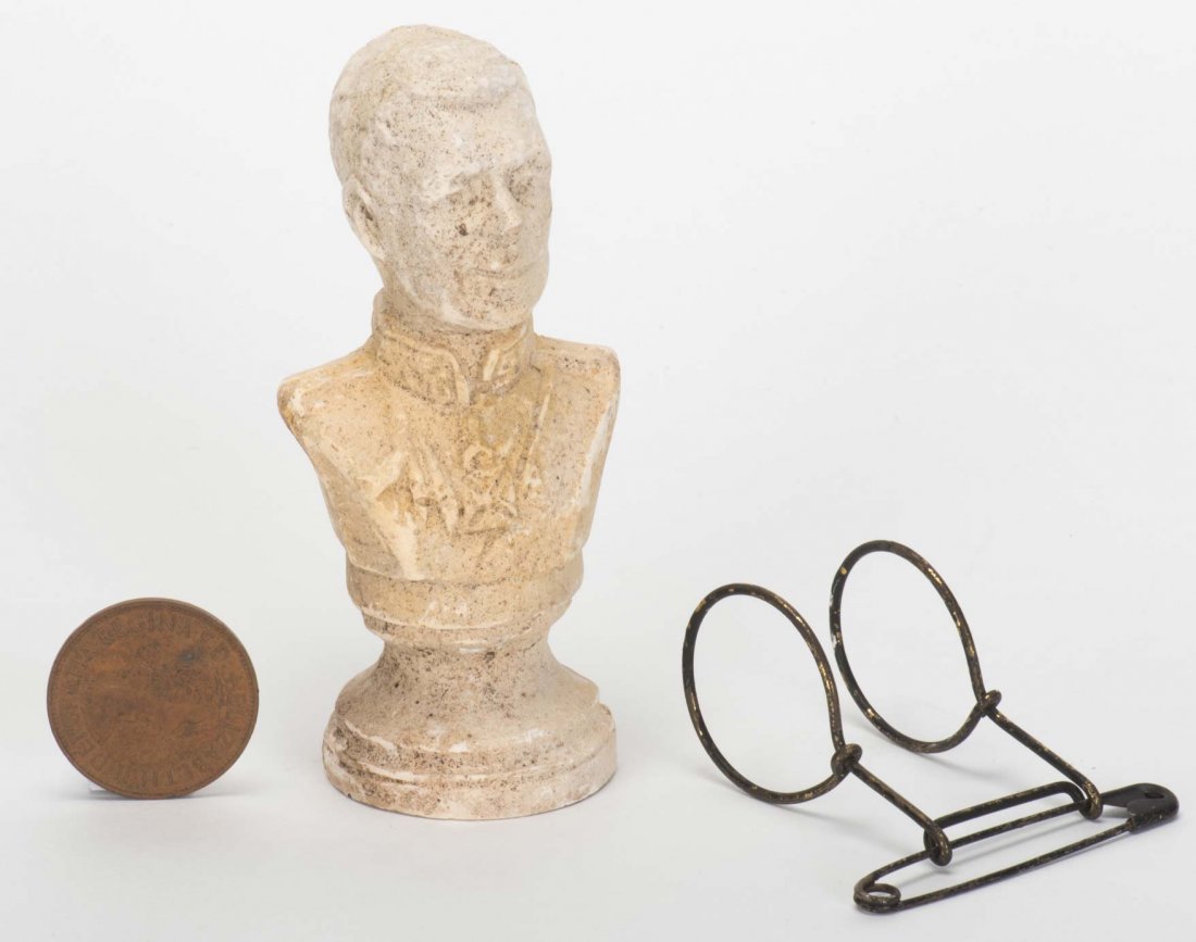 Penny to Sovereign. London: Lewis Davenport & Co., ca. (1 of 1)