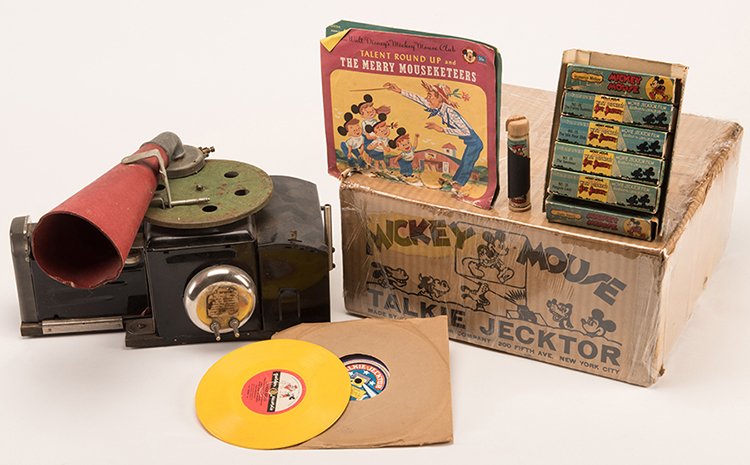 Disney's Mickey Mouse Talkie Jecktor and Accessories. (1 of 1)