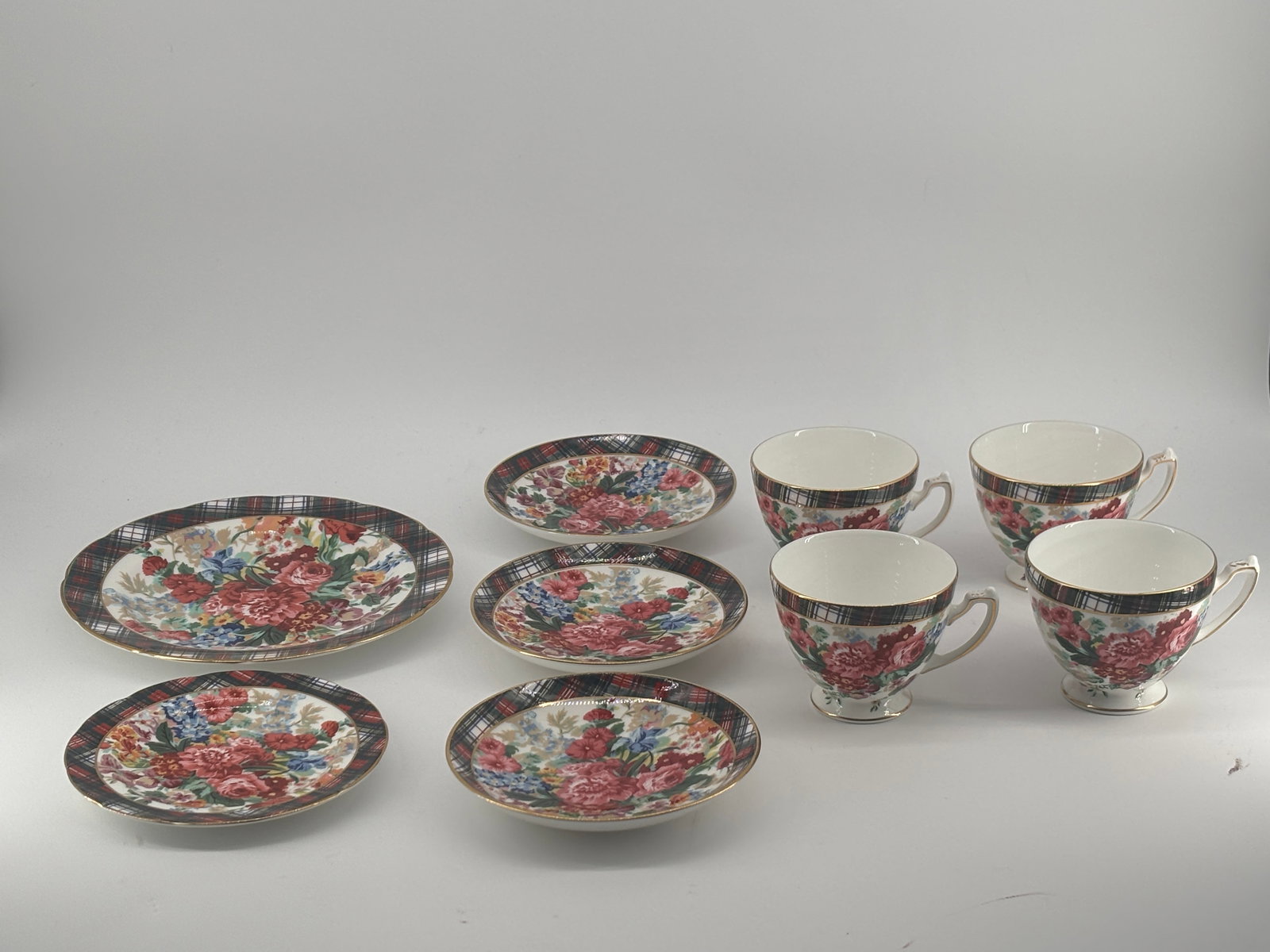 Ralph Lauren “Tartan Bouquet” Porcelain Tea Cup & Saucer Set (4 Cups, 3 Saucers) (1 of 7)