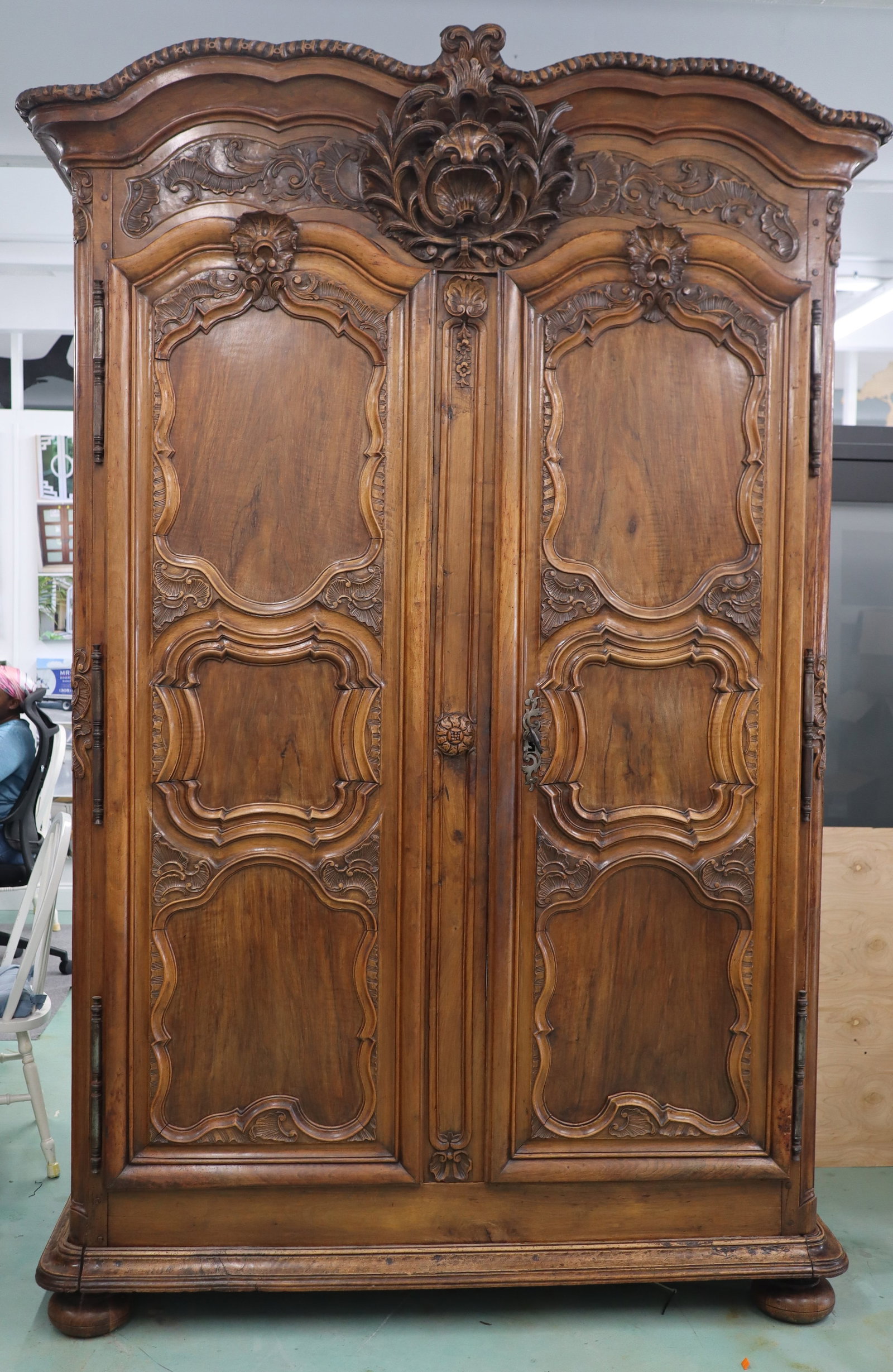 French 18th Century Louis XV Walnut Armoire with Carved Cornucopia 108.5 x67 x28 (1 of 5)