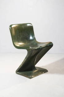 Chaise: Luigi COLANI (1928-2019) (attribué à ) Fibre de verre Date de création : vers 1970 Dim.: 80 x 45 x 40 cm Assise : 45 cm Localisation : Paris