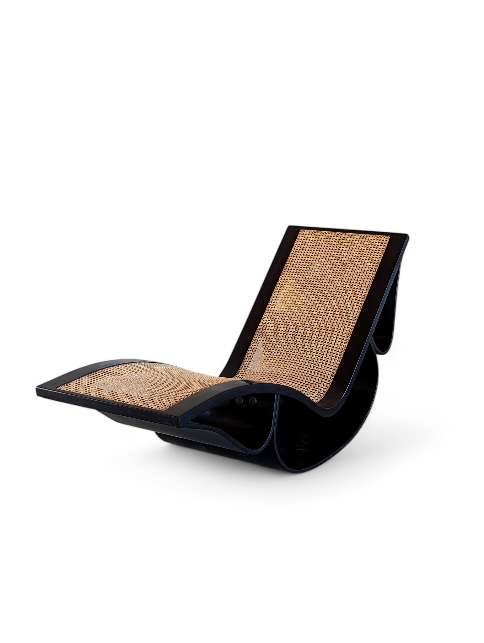 Oscar NIEMEYER Rio lounge Chair: Oscar NIEMEYER RioChairBlack lacquered wood, wickerwork Tendo Brasileira editionCreation date: circa 1970H90 W60 D170 cmBrazilian architect Oscar Niemeyer (1907-2012) is world-renowned for the sensual