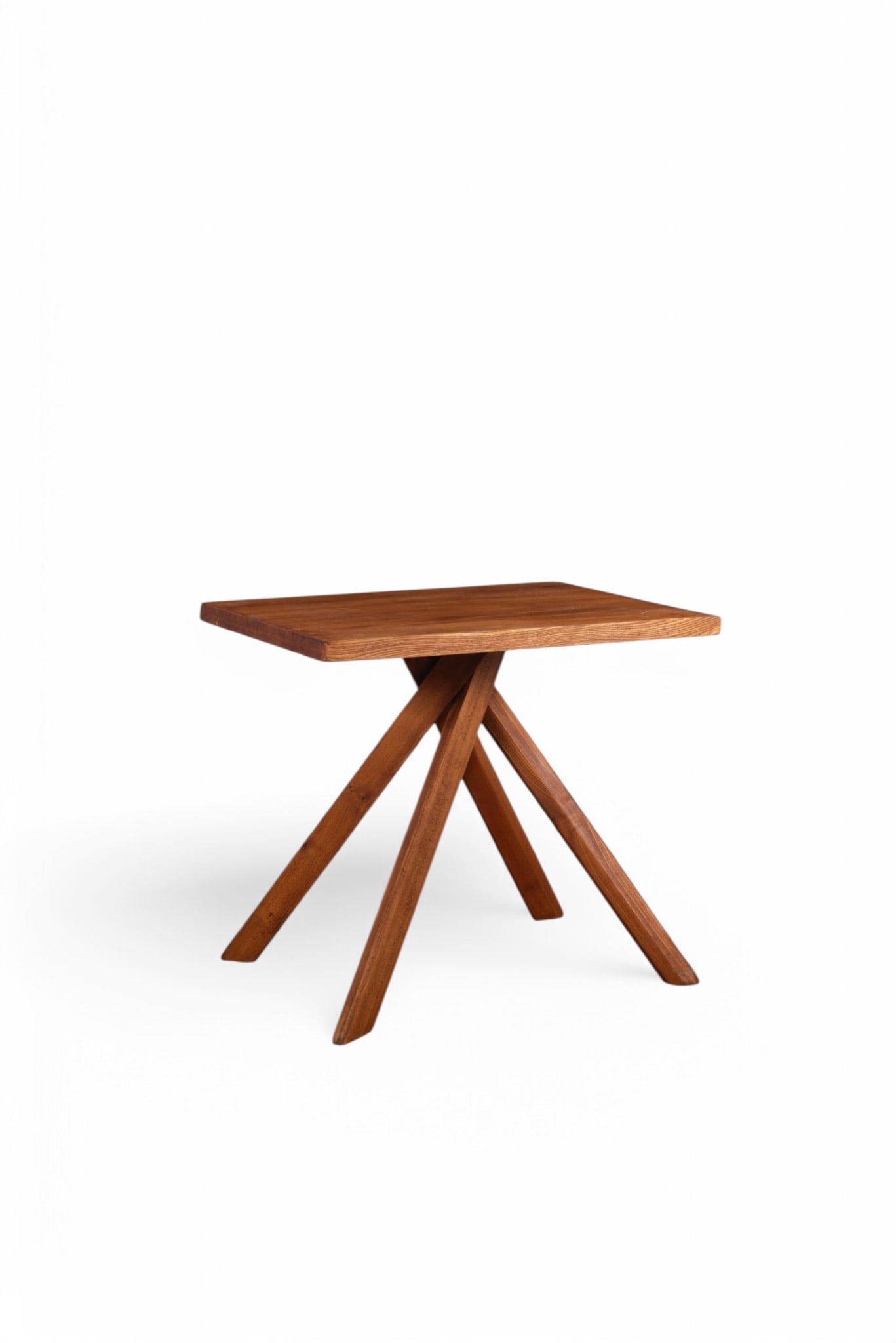 Pierre CHAPO. Table T 27: Pierre CHAPO (1927-1987).Table T 27.Orme massif.Réalisation Atelier Chapo Créations.Date de création : 1960.H72 L81 P60 cm..Cette table emblématique marque les débuts de la reconnaissance interna