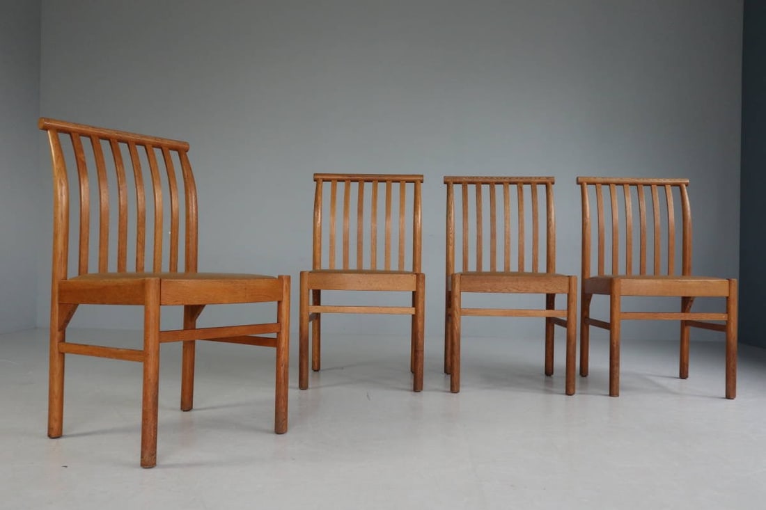 ISAMU KENMOCHI .Quatre chaises et deux fauteuils.: ISAMU KENMOCHI .Quatre chaises et deux fauteuils.Érable.Date de création : 1961 (chaises).& 1965 (fauteuils).H78 L42,5 P40 cm (chaises)..Bibliography.Japanese Modern : Isamu Kenmochi Retrospective,