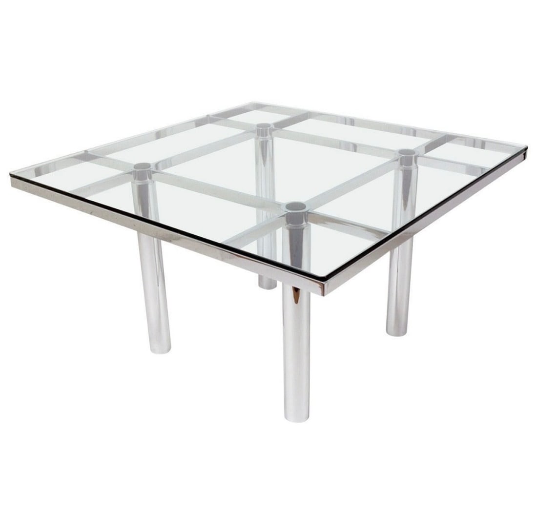 Tobia Scarpa.Andre.Table .: Tobia Scarpa.Andre.Table .Métal chromé et verre.Edition Gavina.Date de création : .H72 L134 P134 cm...Guido Faleschini révèle avec cette chaise longue "Tucroma" son génie pour créer l'éléganc