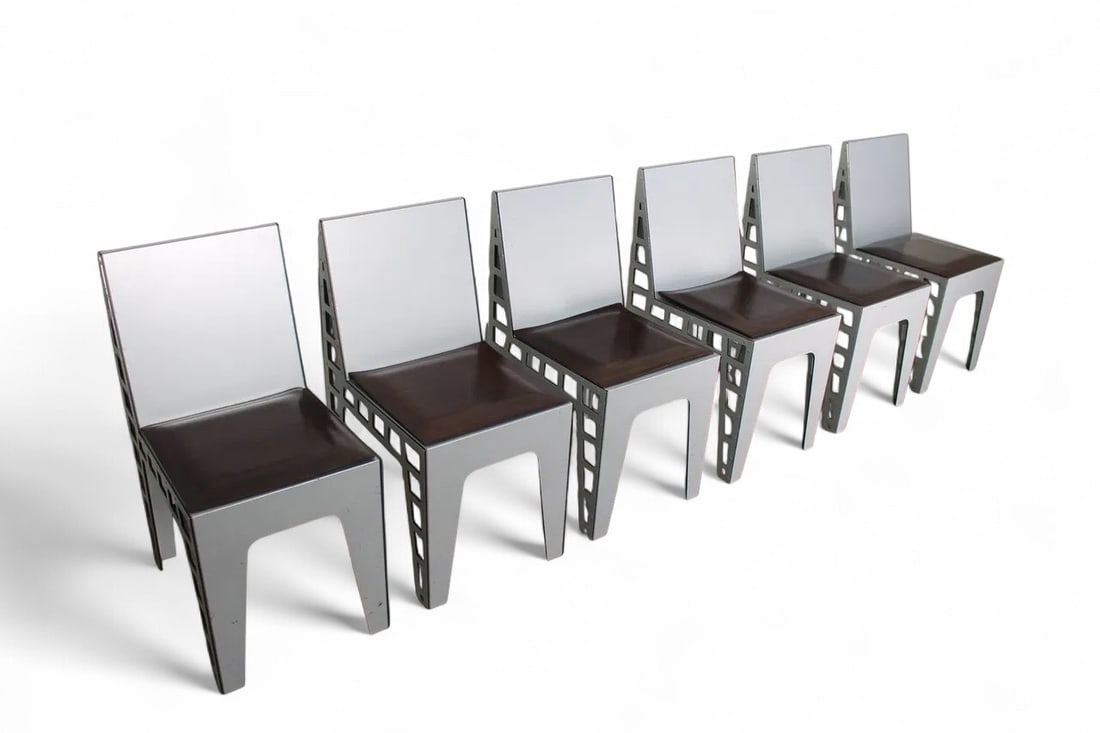 Richard Hutten.Architectual Chairs.Six chaises.: Richard Hutten.Architectual Chairs.Six chaises.Aluminum et cuir.Edition Hidden .Date de création : 1999-2002.H90 L45 P45 cm...Richard Hutten révèle avec ces "Architectural Chairs" son approche rév