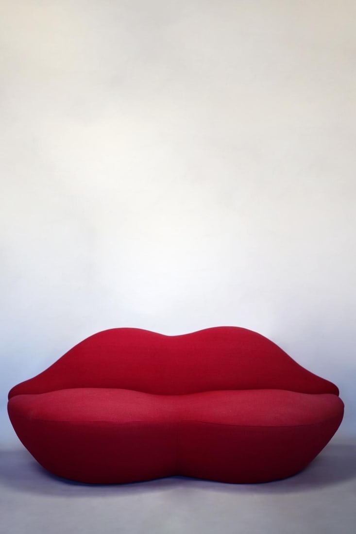 Studio 65.La Boca.Canapé: Studio 65.La Boca.Canapé.Edition Gufram .Date de création : 1971.Polyuréthane expansé, tissu élastique.H85 L212 P80 cm..Le canapé rouge Bocca, en forme de bouche géante, est une icône des ann�