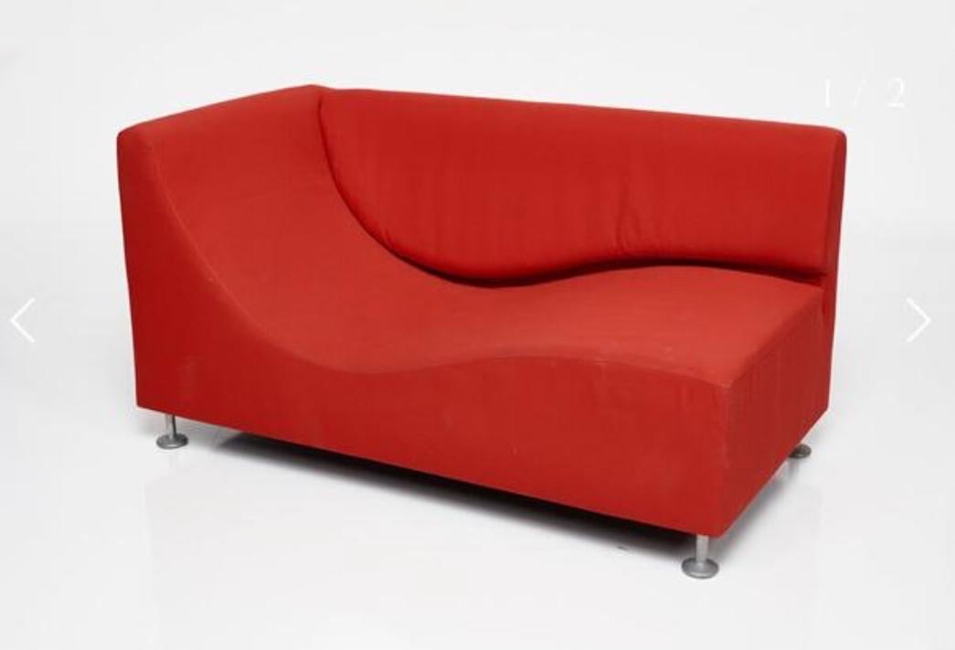 Jasper Morison .Three sofa.Canapé.: Jasper Morison .Three sofa.Canapé.Mousse et tissu .Edition capellini.Date de création : 1990 .H72 L135 P70 cm..Jasper Morrison, maître du design britannique contemporain, signe avec ce canapé Thre