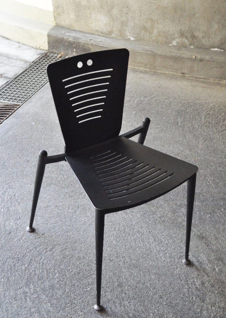 Ronald Cecil Sportes .?Chaise: Ronald Cecil Sportes .?Chaise .Métal?.Editée par Tecno?, estampillée.H76 L64 P46 cm?.?.Etat : légères marques d’usure?..Cette chaise de Ronald Cecil Sportes, estampillée par la prestigieuse ma