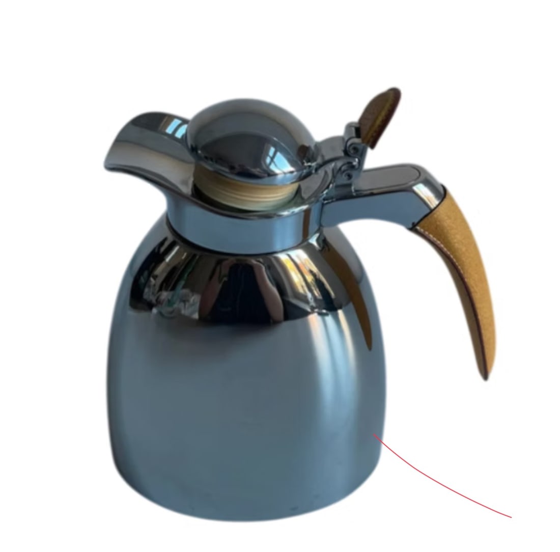 Eric Jourdan Signe Lampadaire Placage de noyer et métal laqué Prototype d’une édition limitée: Eric Jourdan SigneLampadairePlacage de noyer et métal laquéPrototype d’une édition limitée à 12 exemplairesDate de création 2012H190 L50 P50 cmEric Jourdan, né en 1961, est diplômé de l’E