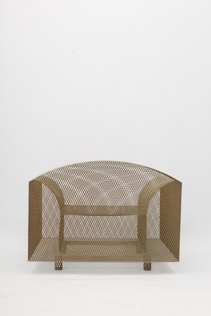 Shiro KURAMATA.How high is the moon.Fauteuil.Édition Terada Tekkojo Ltd. pour Idée, Tokyo.Date de: Shiro KURAMATA.How high is the moon.Fauteuil.Édition Terada Tekkojo Ltd. pour Idée, Tokyo.Date de création : vers 1986.H72 L94,5 P80,5 cm.Bibliographie : T. Ikko, 'Shiro Kuramata', Ed. Hara.Museum