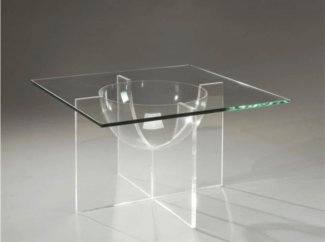 Yonel LEBOVICI (1937-1998) Table basse, modèle , modèle créé en 1965 Base en: Yonel LEBOVICI (1937-1998) Table basse, modèle , modèle créé en 1965 Base en méthacrylate,.plateau en verre Édition Rouve 41 x 70 x 70 cm