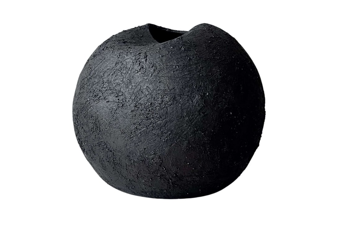 Laura PasquinoFolds 26SculptureCéramique en grèsH36 D38 cmLaura Pasquino est une artiste (1 of 2)