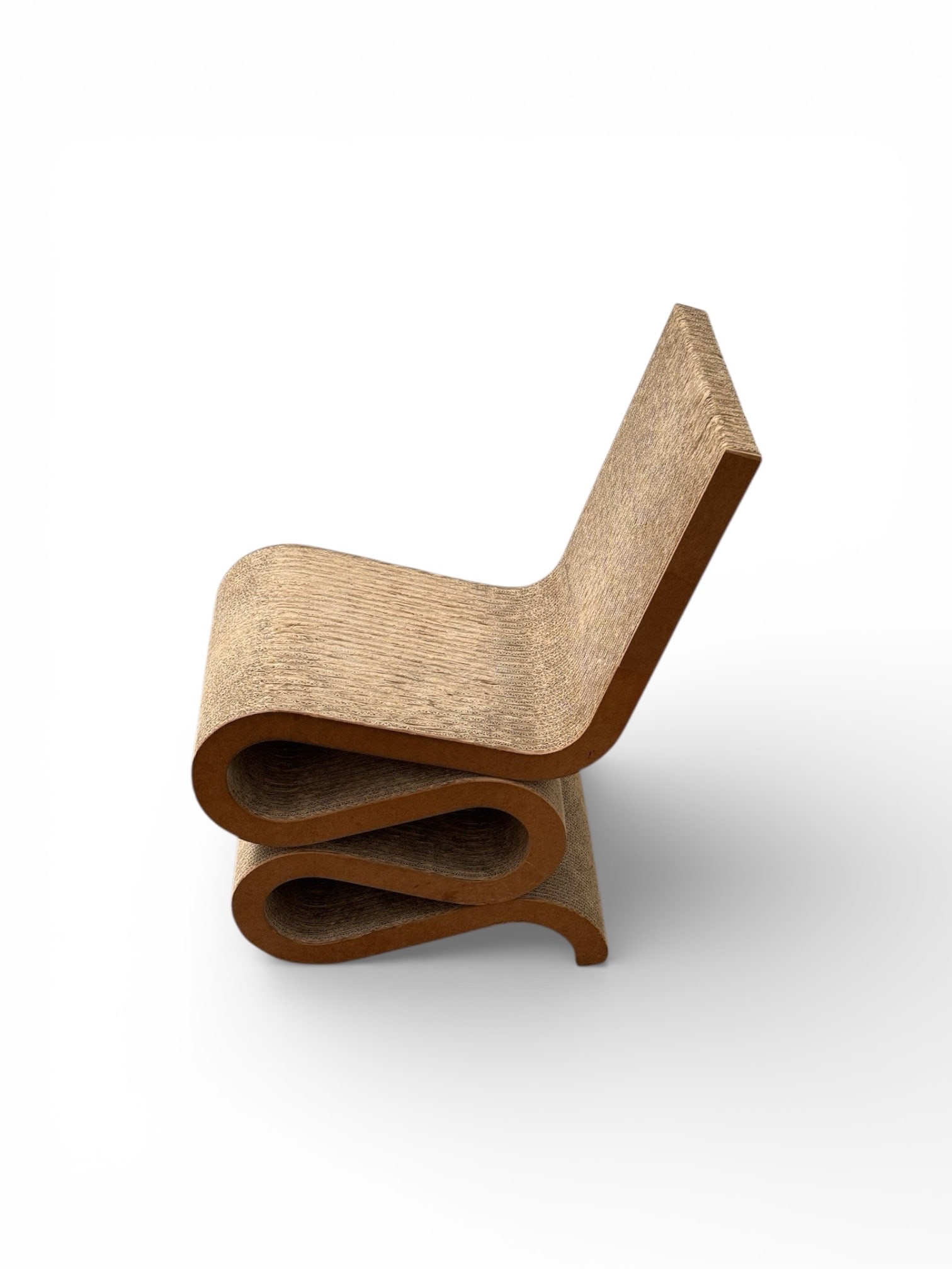 Frank Gehry Wiggle Side Chair ChaiseCartonEdition Vitra Date de création : 1972 H87 L35 P61 cm: Frank Gehry Wiggle Side Chair ChaiseCartonEdition Vitra Date de création : 1972 H87 L35 P61 cm