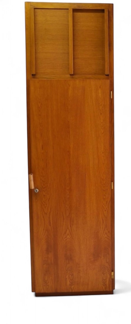 André Wogenscky & Marta Pan.Colonne de rangement.Bois et cuir.Réalisé pour le centre EDF (1 of 3)