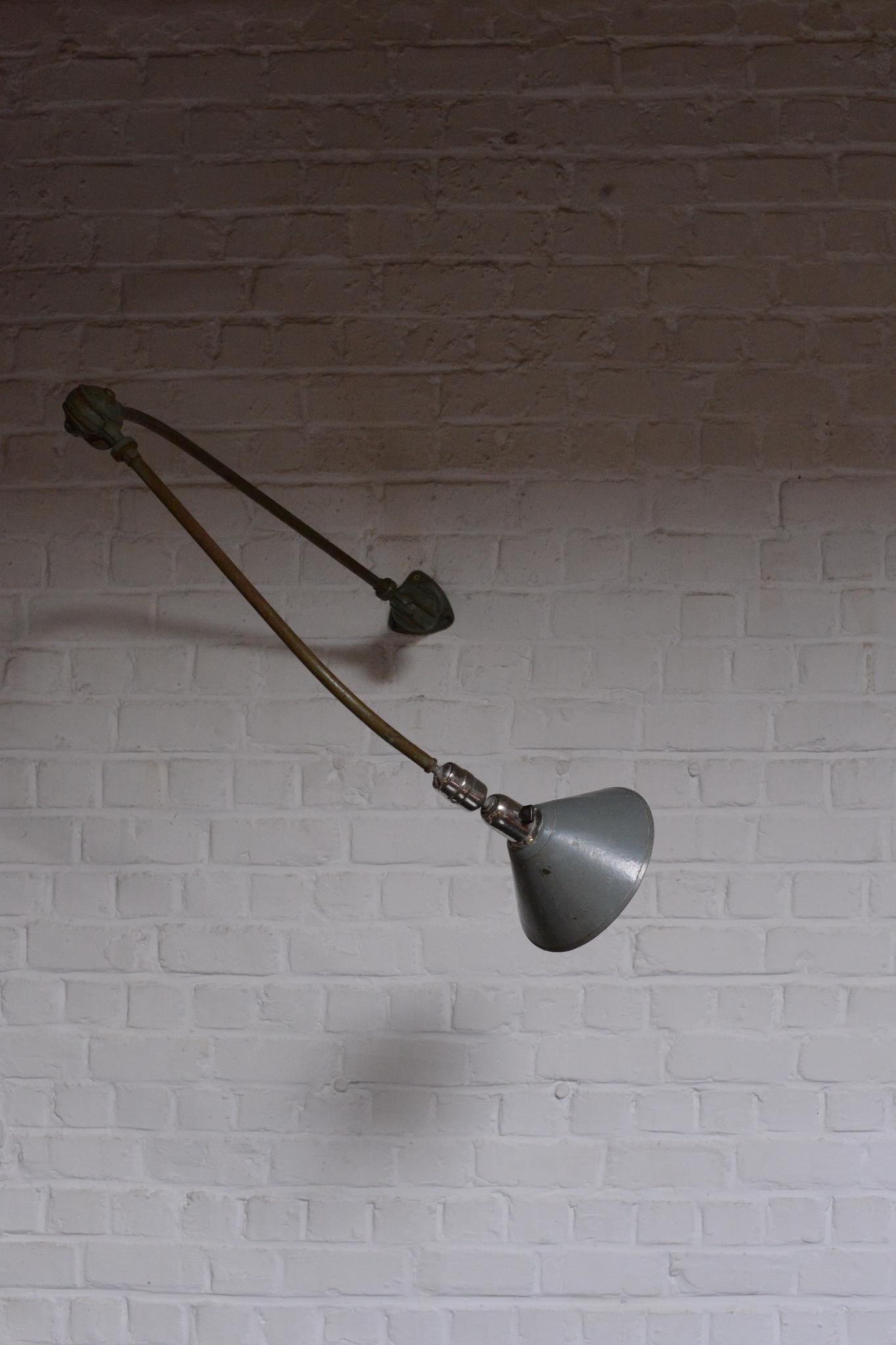 Johan Petter Johansson.Applique .Métal .Edition Triplex.Date de création : vers 1930.H100 L125: ERROR