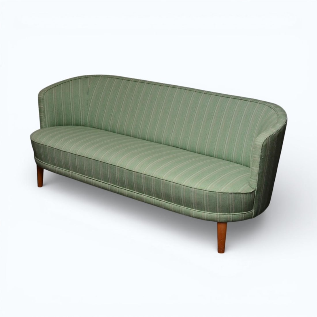 Carl Malmsten .Canapé.Bois et tissu.Date de création : vers 1950.H76 L190.5 P66 cm ..Canapé en (1 of 7)