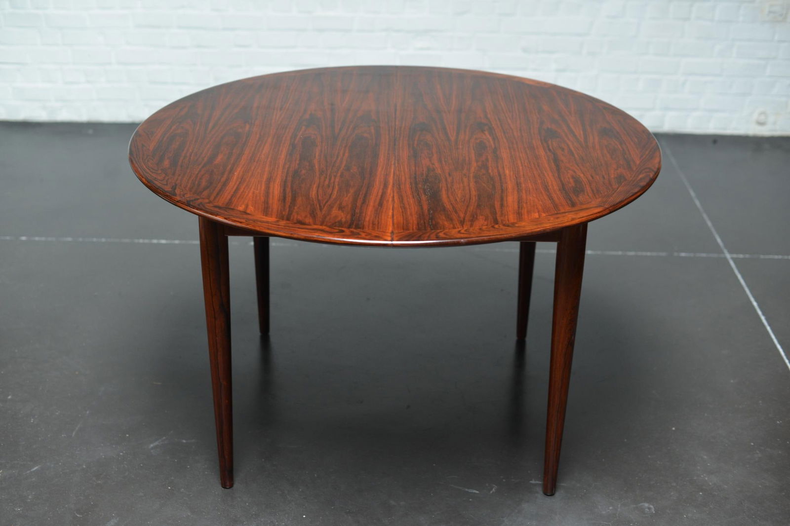 Grete Jalk (1920-2006) .Table .Palissandre.Edition Poul Jeppessen .Date de création : vers (1 of 5)