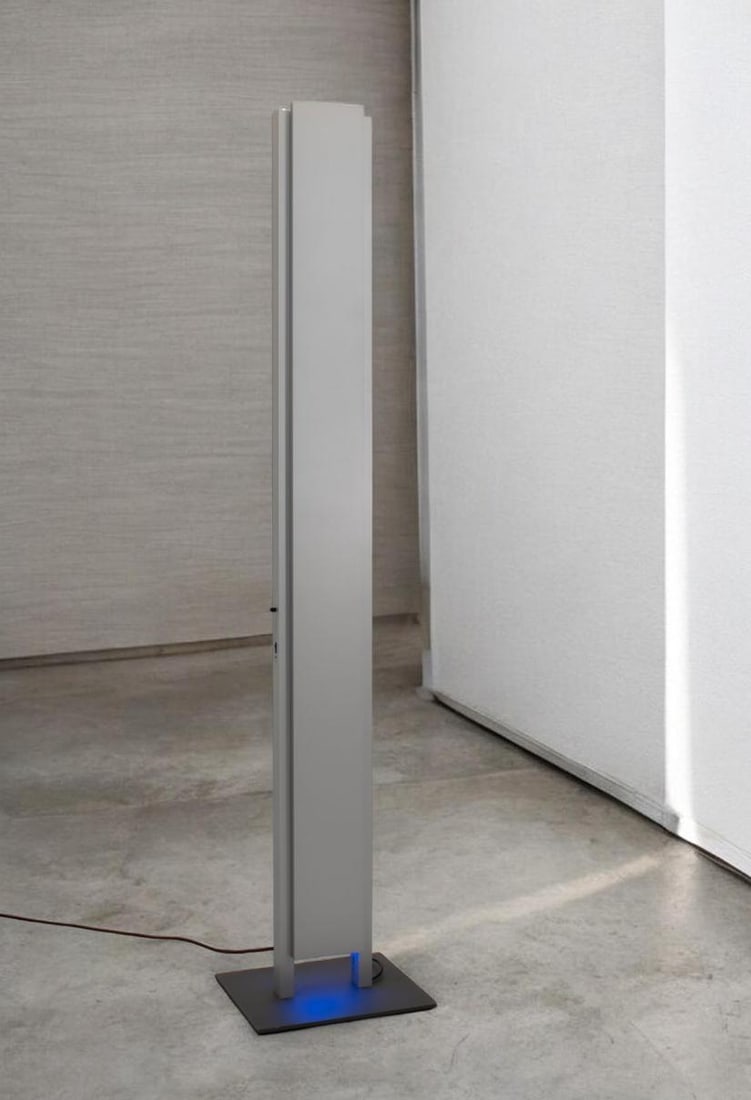 Jan van Lierde.Atreo .Lampadaire.Métal peint et aluminium .Edition Artemide, Italie.Date de (1 of 2)