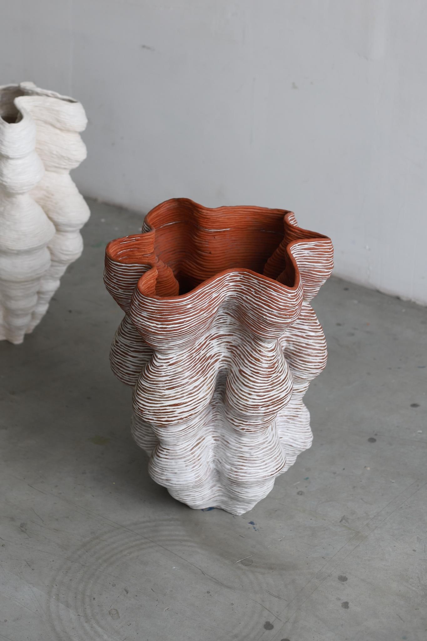 La Gadoue.Earth.Vase sculptural.Grès émaillé.Date de création : 2025.H50 L42cm: ERROR