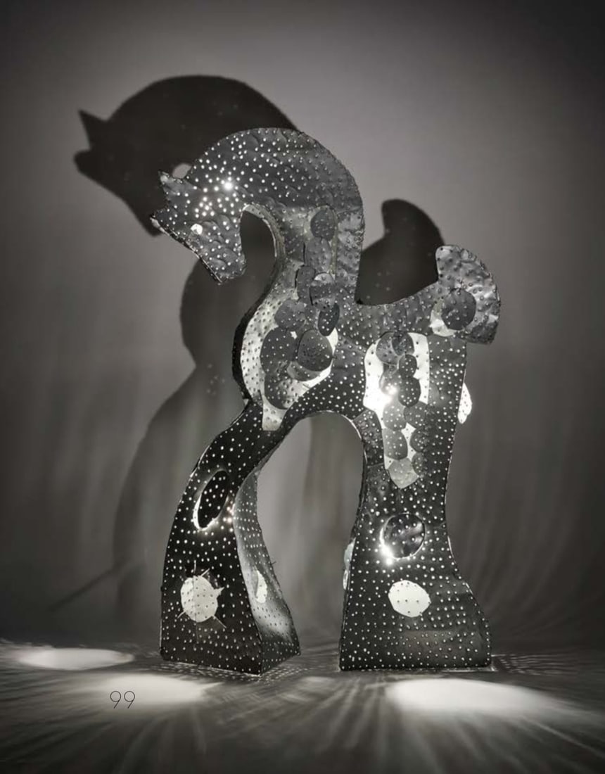 Riccardo Dalisi (1931-2022).Cheval, série «Ultrapoverisimo», 2004.Lampe en étain, fer, ampoules (1 of 4)