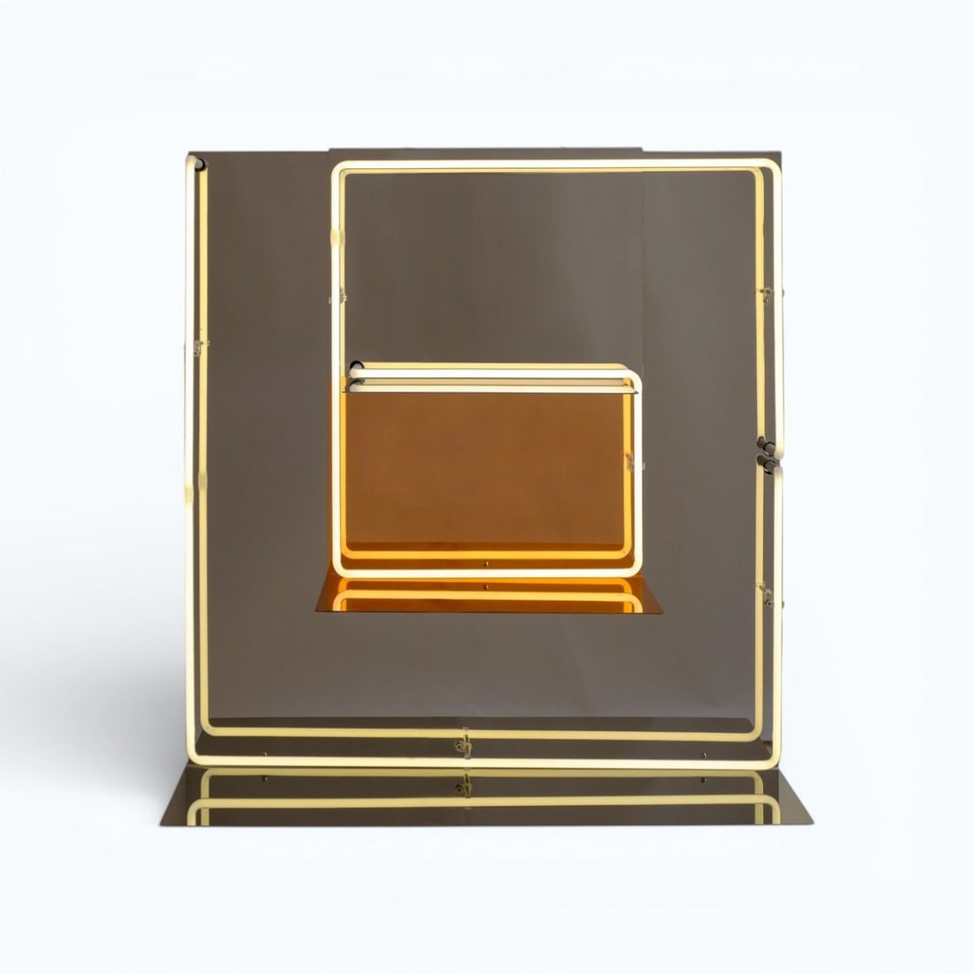 Paolo Giordano & Ouwen Mori.Quadri Luminosi.Installation lumineuse.Plaques en acier super-miroir,: Paolo Giordano & Ouwen Mori.Quadri Luminosi.Installation lumineuse.Plaques en acier super-miroir, plaques en cuivre poli miroir, tubes au néon.Édition limitée à 7 exemplaires + épreuve