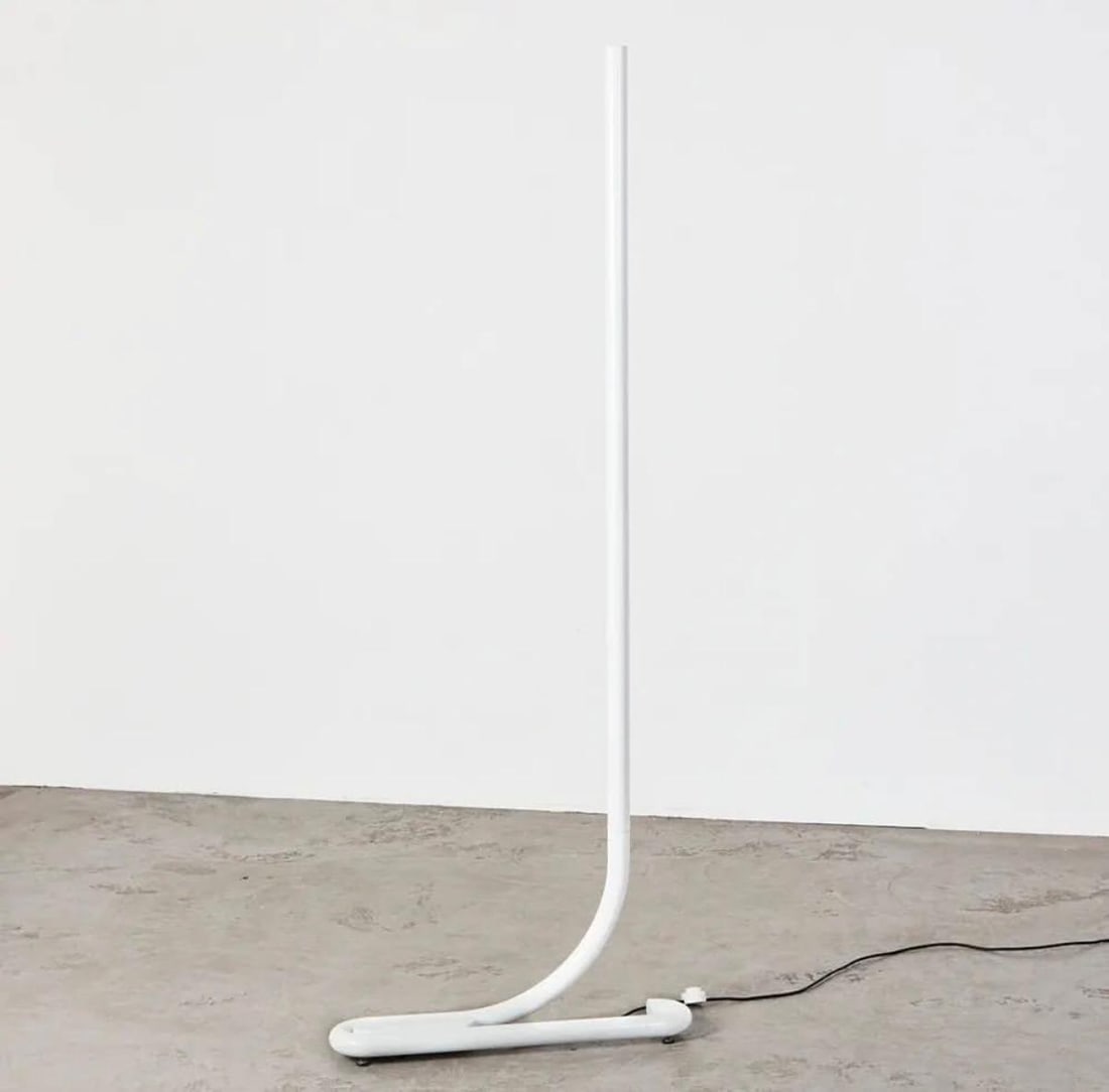 Aldo van den Nieuwelaar TC2 Floor lamp White lacquered metal Edition Artimeta Creation date: 1972: Aldo van den Nieuwelaar TC2Floor lamp White lacquered metalEdition ArtimetaCreation date: 1972 H196 W73 D15 cm
