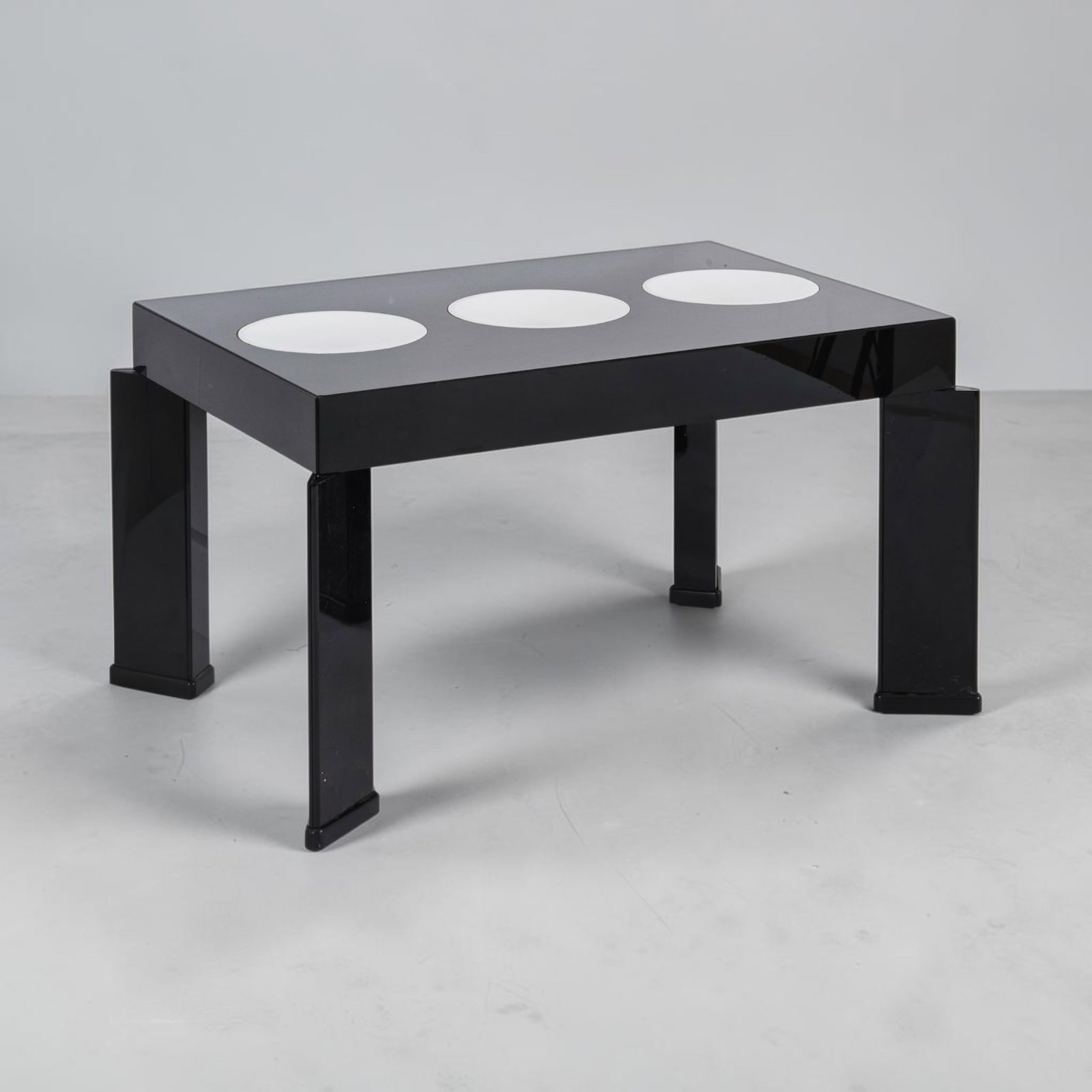 Roberto Giulio Rida (1943) Sushi Nero Coffee table Tinted glass and painted wood One-of-a-kind (1 of 1)